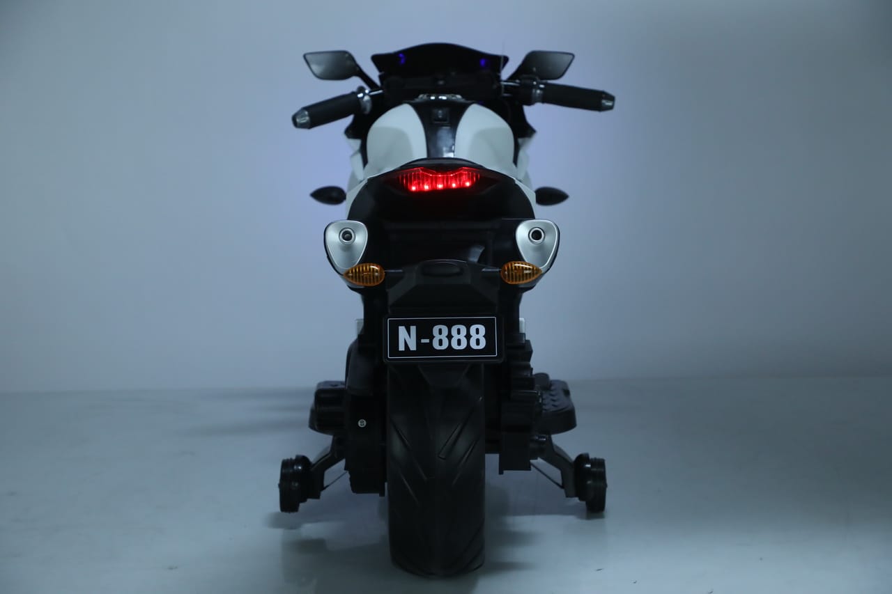картинка Мотоцикл Moto Honda CBR-650 YKB1845 Белый 